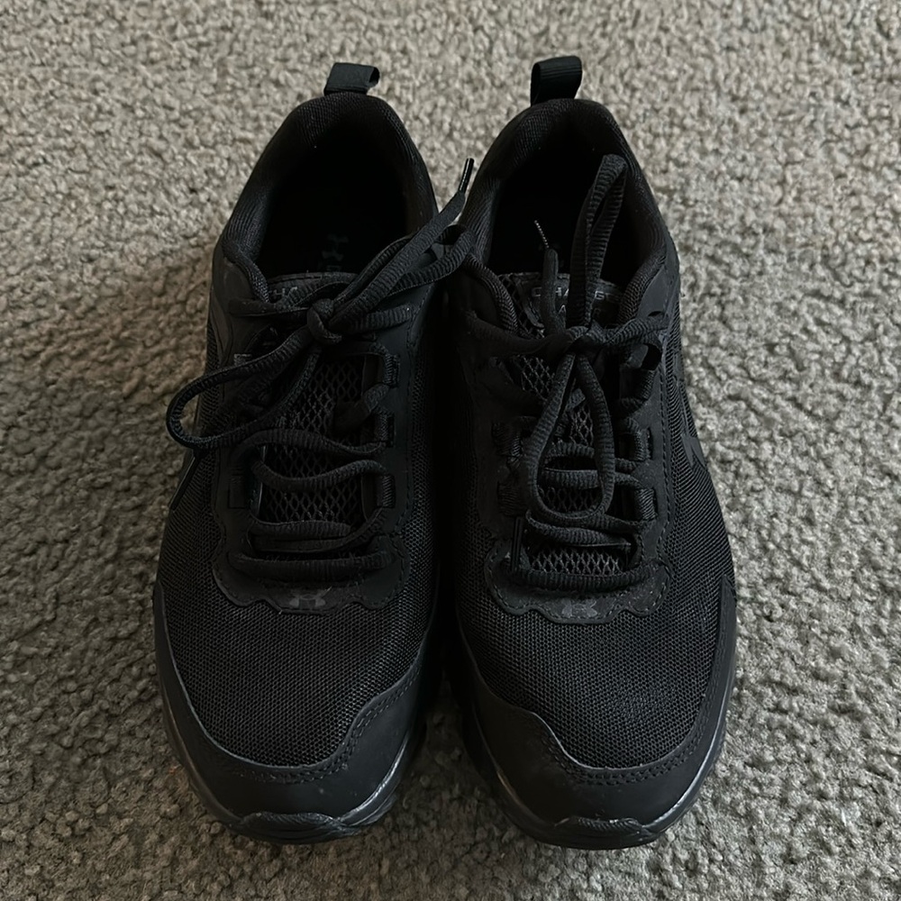 Women’s Charged UA sneakers